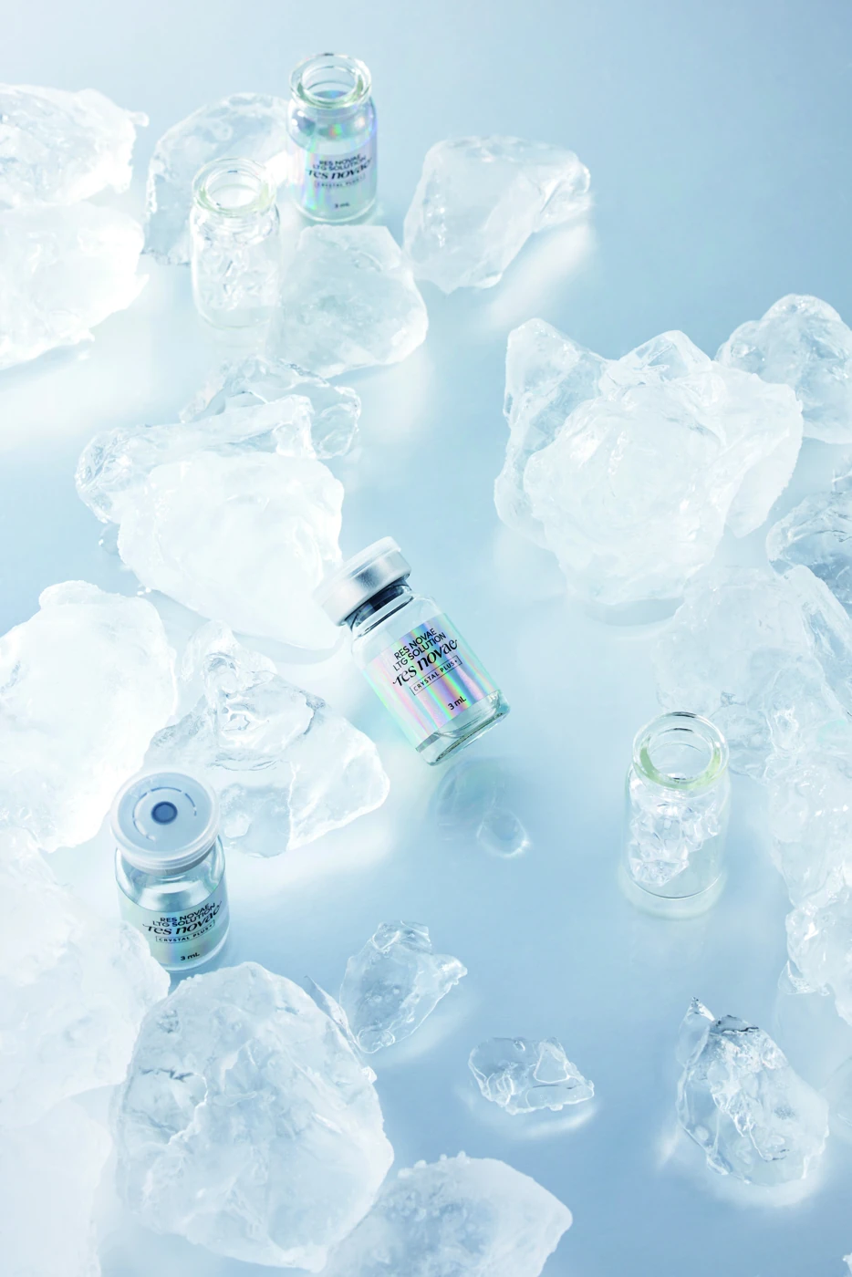 Saydam dekoratif kristaller üzerinde Crystal Plus flakonları